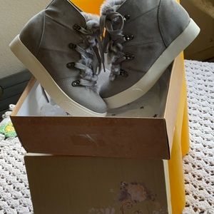 Nib very g sneaker boots